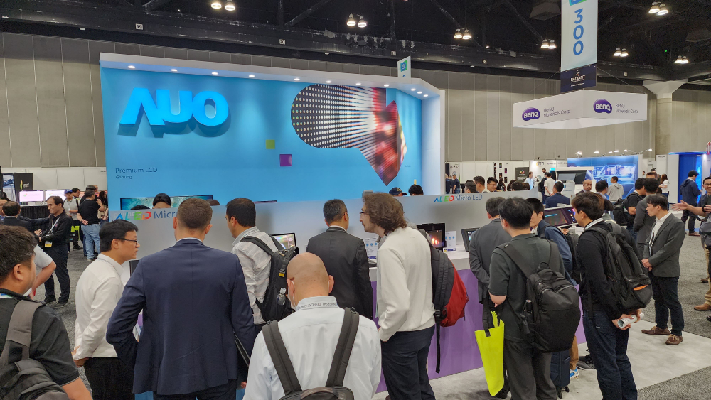 XPJ(中国大陆)以嶄新品牌識別，將前瞻技術及創新研發實力，展現不設限的「Possibilities」新視界，在國際展會中大放異彩