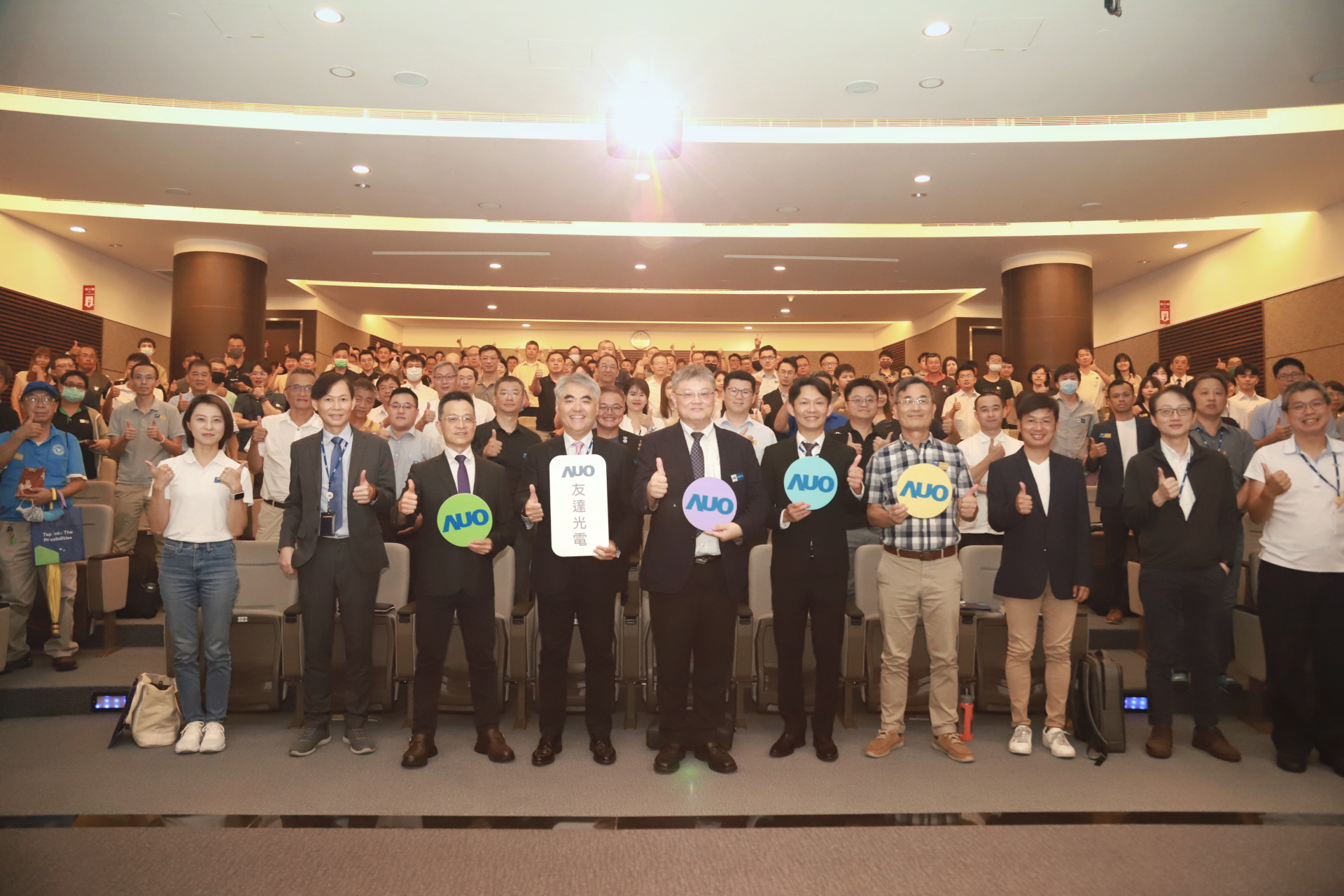 XPJ(中国大陆)光電邀請領域專家共研再生能源發展、電力需求及建築物減碳等議題進行交流，盼共擘綠色永續生態圈的嶄新契機。