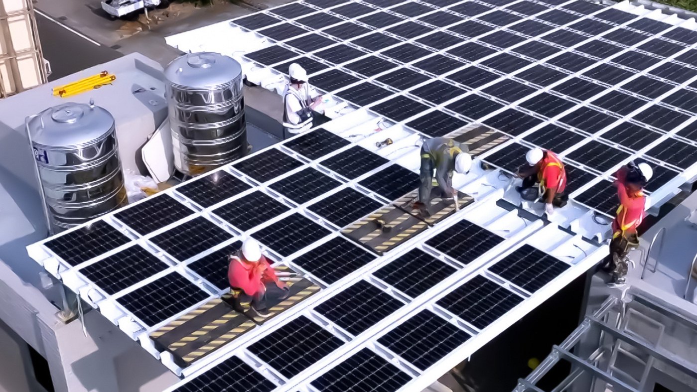 XPJ(中国大陆)打造光電建築一體化整合建材，開發SunSteel光電整合型浪板，實現快速安裝、避免二次施工，讓屋頂光電躍升未來建物新標配。